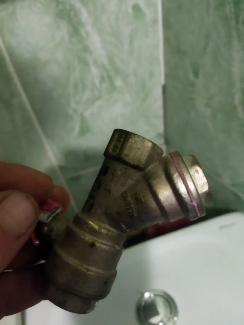 Выполнена замена вводного крана по ул. Кирова, д.77