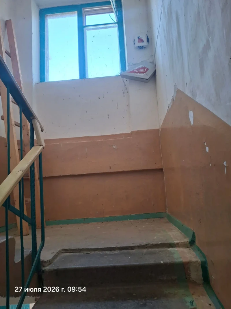 Приступили к косметическому ремонту 2-го подъезда по ул. Н.Кудри, д.14а