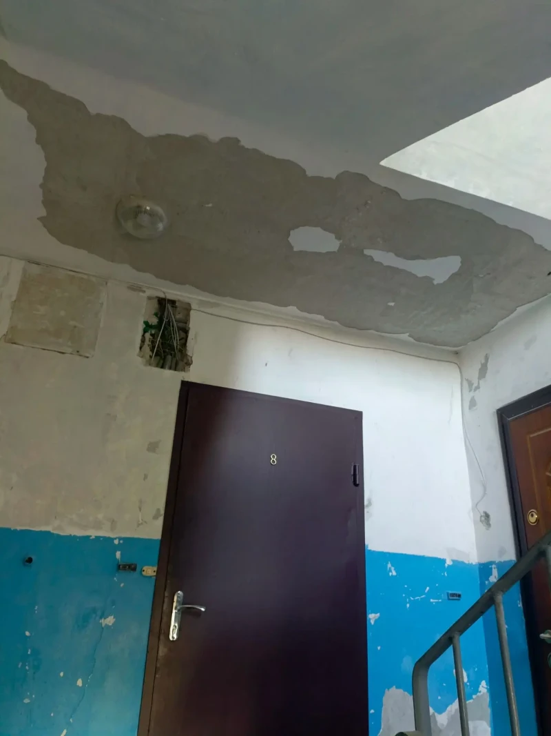 Приступили к выполнению косметического ремонта подъезда по ул. Димитрова, д.20
