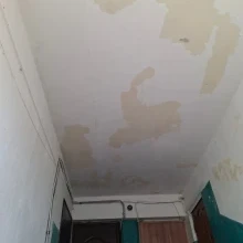 Приступили к косметическому ремонту подъезда по ул. Армейская, д.2