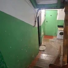 Приступили к выполнению косметического ремонта подъезда по пер.Революции, д.16